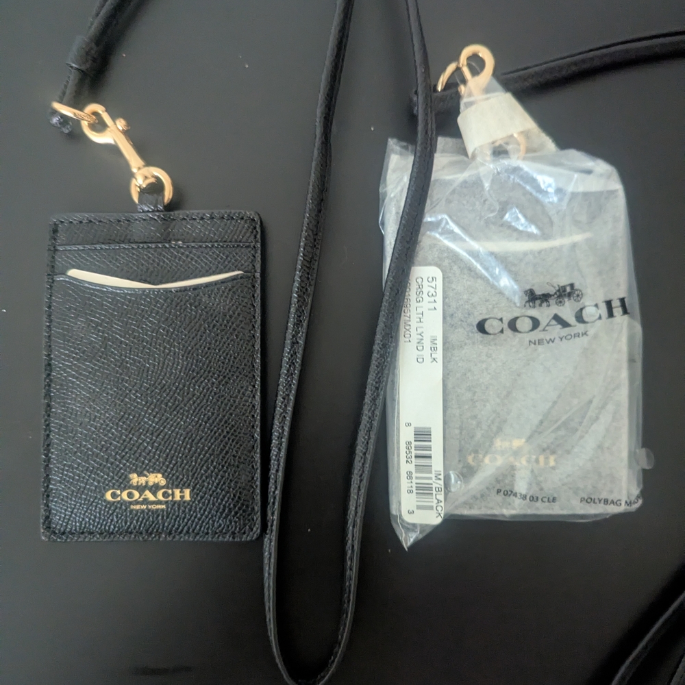 Share Coach ID Badge Lanyard w/ Card Slot in Crossgrain Leather - Black/Gold Set